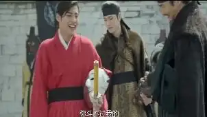步步惊心丽十王子和弟弟互相追逐玩耍,不料王银竟出老千假装受伤起来,太搞笑了
