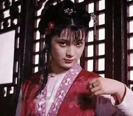 她是红楼梦里最坏的通房丫头,和主子争宠,心肠歹毒,坏到极致
