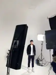微微一笑很倾城杀青崔航阳光帅气也倾城
