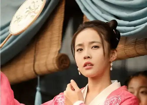 她是孙俪的好朋友,出道11年不温不火,帮后爸求婚妈妈却惹争议
