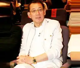 英皇老板杨受成的发家史
