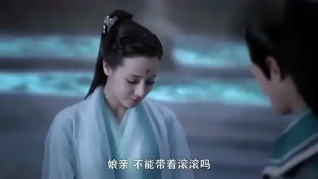 三生三世枕上书,白滚滚这么黏娘亲,帝君会吃醋的
