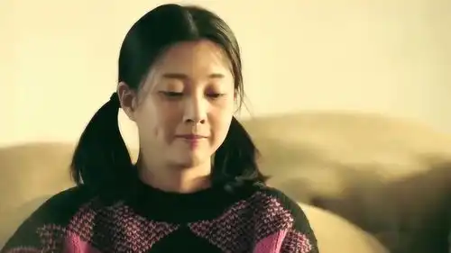 鸡毛飞上天玉珠闻袜子被发现藏起来,太可爱了吧
