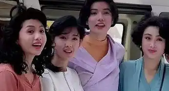 曾是当红女星,退出娱乐圈嫁富商连生三女,51岁仍凭美貌引众人夸赞
