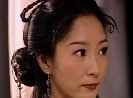姐姐是成龙前女友,18岁为渣男生子,结婚当天被抛弃,54岁仍单身
