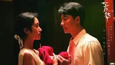 刘亦菲干爹恋上新任冯女郎,这关系怎么处