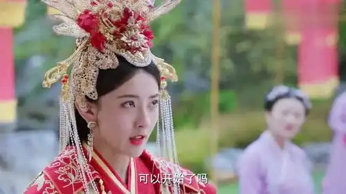 双世宠妃2大结局曲檀儿八王爷拜堂成亲,穿上婚服的曲檀儿真美

