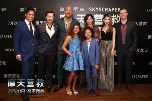 奋不顾身,为接这部猛片,昆凌产后第3天坐轮椅试镜
