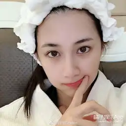 还记得微微一笑很倾城里的小雨妖妖吗她现在长这样啦
