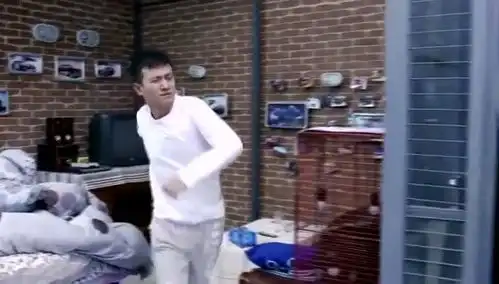 小爸爸姗姗朋友来找于果把他狠骂一顿
