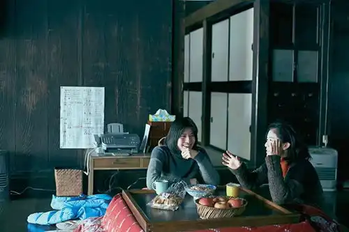 日日杂记里写了很多饮食,提到了熟人和朋友,所见的风物