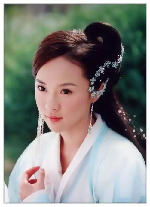 当年的欢天喜地七仙女,古装现代装差距大,你喜欢哪一个
