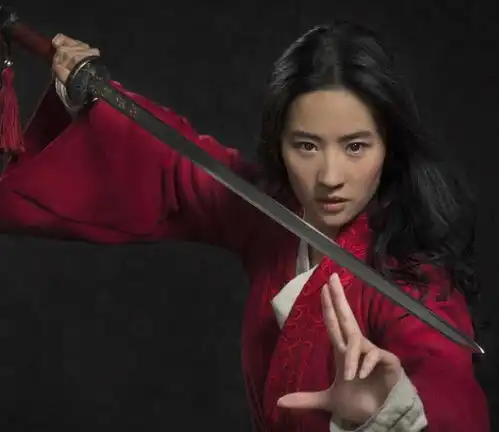 两代花木兰刘亦菲温明娜世纪同框一个优雅华丽,一个高贵迷人
