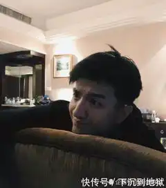 你和我的倾城时光主演金瀚晒日常照,黑衣酷帅,大长腿抢镜