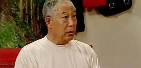 两人同演家有儿女走红,今一人活跃荧屏,他却因抽烟患癌去世
