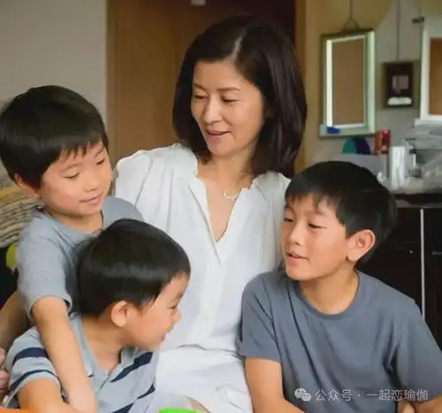 独家揭秘张柏芝育儿风暴单亲妈妈的逆袭与三胎生父的世纪悬案

