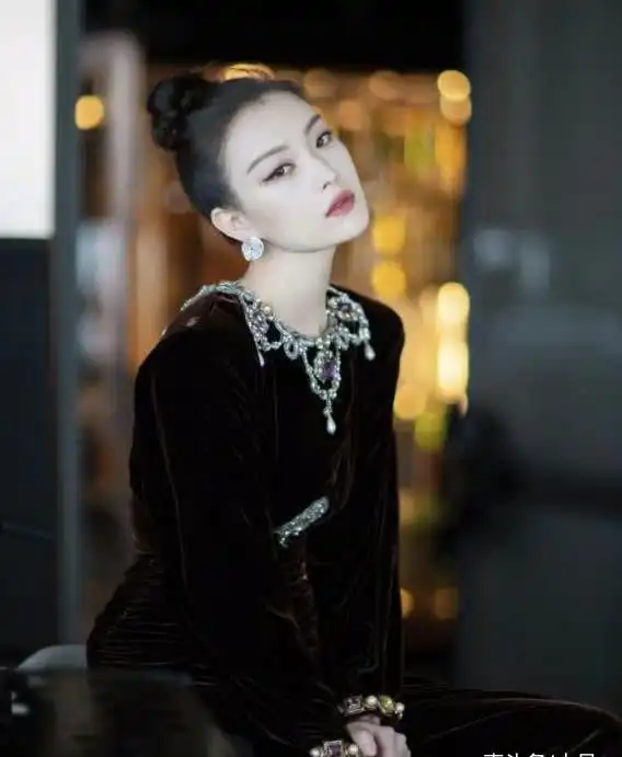 金陵十三钗女主角,倪妮成功之路,她如何被导演相中

