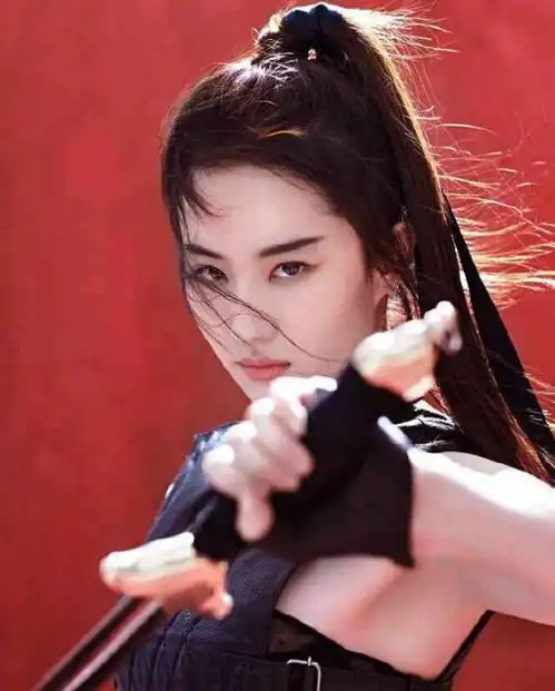 刘亦菲花木兰定妆照,一看就知道是美女,最适合的应该是李宇春
