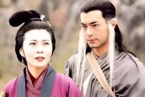 难怪黄蓉讨厌杨过和小龙女,不仅与杨过有关,你看小龙女她爹是谁
