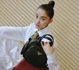 关晓彤学刘亦菲花木兰造型,因英气被网友大赞,只是为何像变了脸