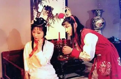 红楼梦木石本无情,自私冷漠才是宝玉和黛玉的本性
