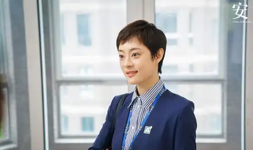 安家热搜强势登顶中介卖房送装修,六六回应凤姐变范冰冰