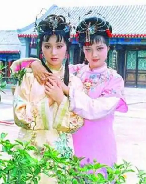 都说宝钗大度黛玉小气,看看她们和下人的相处就知道了
