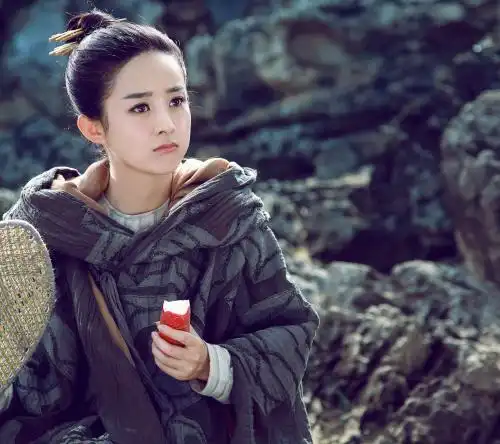 她是草根出身,靠古装剧引起现象级大爆,却因撒谎丢了观众缘