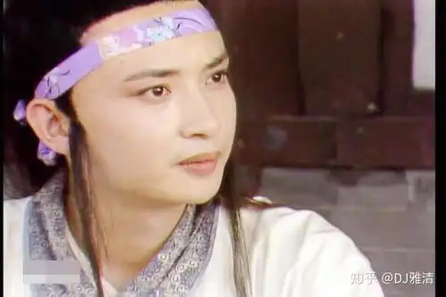 80年代银屏美男子人帅戏好对妻子忠诚今成都挺好中文质彬彬的他
