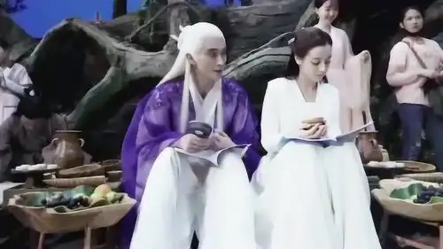 三生三世枕上书电视剧,宝藏花絮来袭,高伟光和热巴现场逗乐

