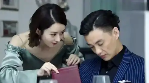 你和我的倾城时光把哥哥灌醉,偷拿户口本,这小两口也是绝了
