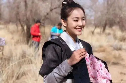 张佳宁来自于单亲家庭,张妈妈最后累出病,她怂恿母亲找个继父
