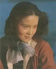 揭李小璐震撼家世与父罕见合影曝光
