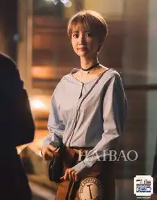 我们的十年赵丽颖剪了假小子短发太抢镜
