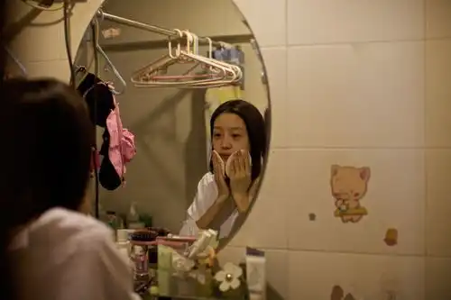 网络女主播的真实生活蜗居10平米
