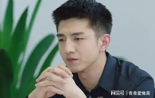 别再硬演古装美男了,别人穿古装是耍帅,他们是灾难现场

