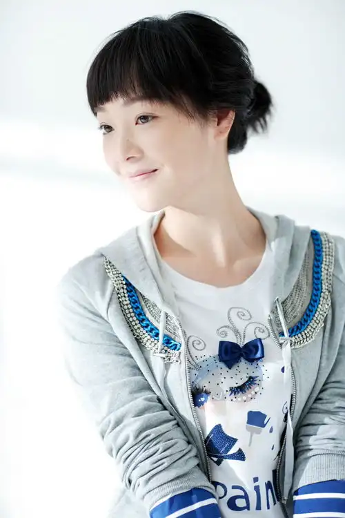 何杜娟2011年度最新写真
