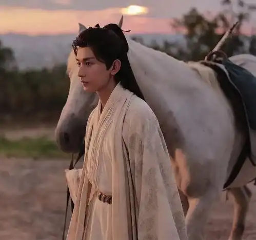 同样是成毅演古装男主,莲花楼与沉香如屑对比,差异明显
