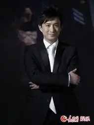 黄磊洒脱写真显个性尽显国民男闺蜜