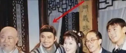 李若彤嫌弃王语嫣,黄日华亲自揭开乔峰帽子底下的秘密
