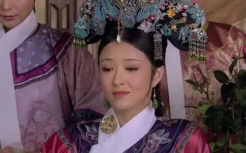 她得罪了半个娱乐圈,如今怎么都红不起来,现身机场都无人接机

