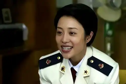 张龄心坚持不婚不孕18年,退休就去养老院,如今她反被自己打脸
