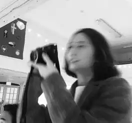郑秀晶居然被请回答1988的导演逼着剪了短发

