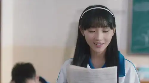 你好旧时光辛锐被老师夸奖,周周听后心里不是滋味,这是嫉妒了吗
