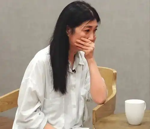 黄嘉千声称结婚16年被家暴6次,诸多细节曝光,夏克立藏不住了

