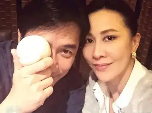 刘嘉玲年轻时剧照倪楚君