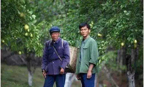 李雪健癌症拒绝住院,没钱治病想放弃治疗现在竟过着这种生活
