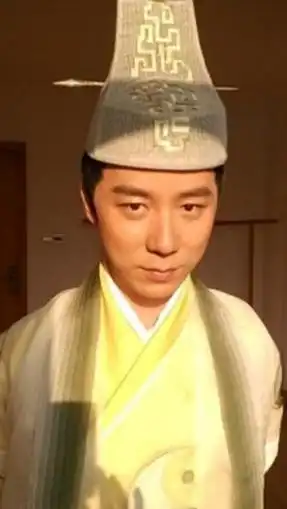 和章子怡同届,被于正骂有病,袁春望王茂蕾多年不红的尴尬
