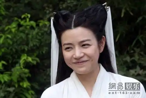 于正晒小龙女新剧照网友ps过度像白素贞
