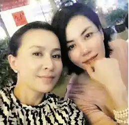 刘嘉玲嫉妒王菲不相信王菲会拒绝谢霆锋求婚称他们很相爱
